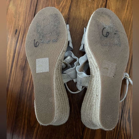 Jack Rogers Rosie Ruffle Wedge In Platinum Women's Size 9M Espadrille - Picture 6 of 6